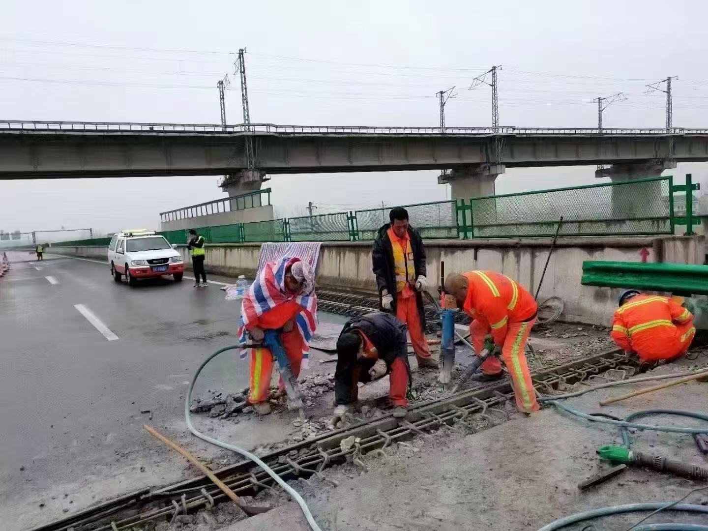 永福桥梁伸缩缝抢修料